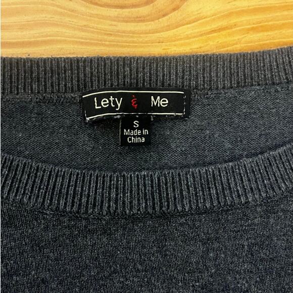 LETY & ME Lightweight Side Button Charcoal Gray Sweater/Shirt Women's Size S - Picture 2 of 6